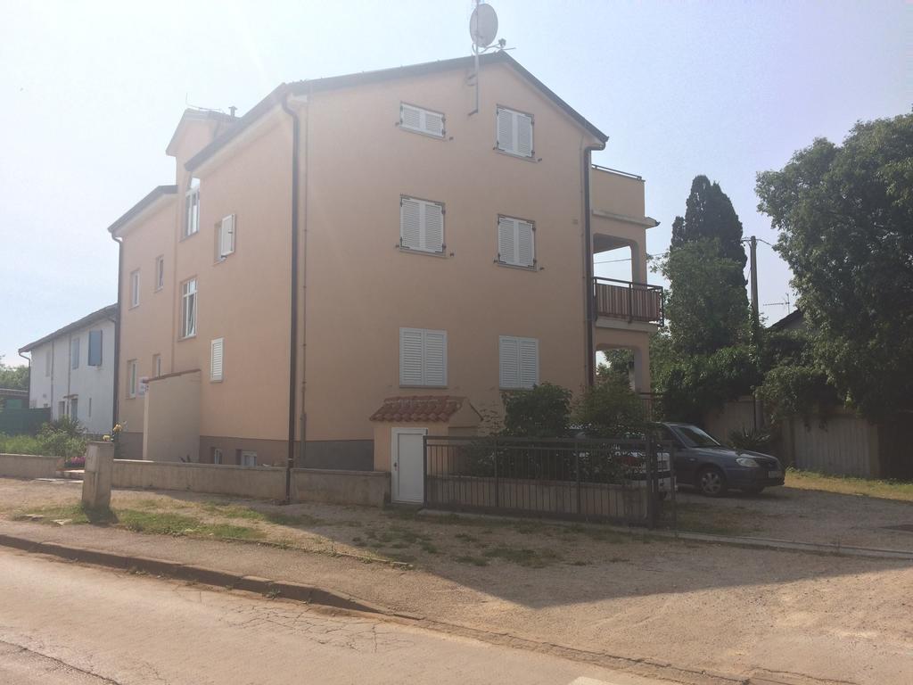 Kvajera Apartment Пореч Екстериор снимка